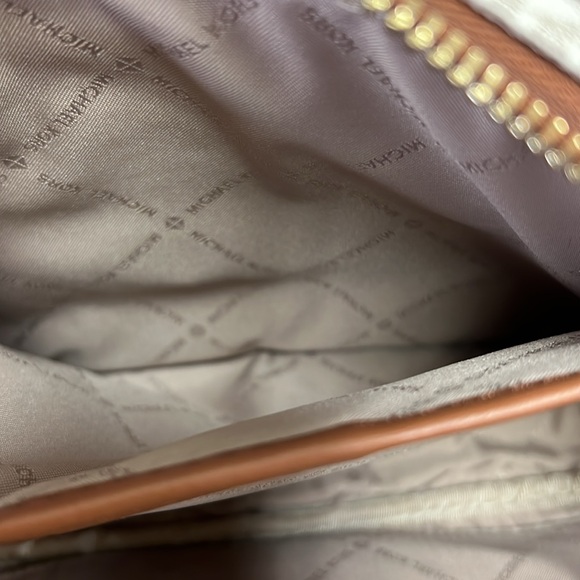 SOLD IN STORE Michael Kors FULTON Sport Crossbody Bag - Picture 8 of 10